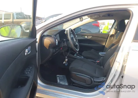 2021 Kia Forte Lxs z USA, uszkodzony, nr VIN 3KPF24AD8ME338935